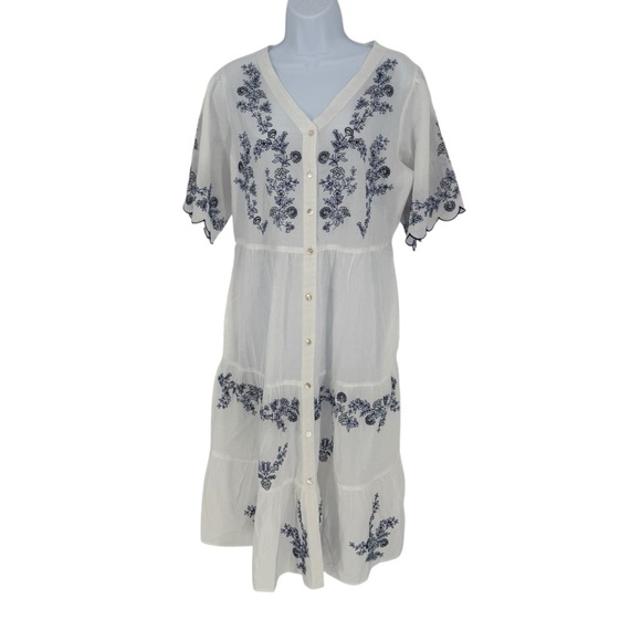 Collections Etc. Dresses & Skirts - Collections Etc. 100% Cotton White Floral Embroidered Peasant Dress Medium